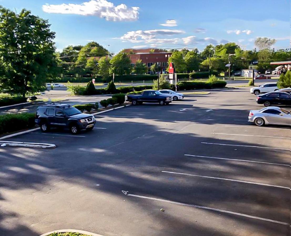 Oyo Hotel Edison Nj Route 1 Exterior photo