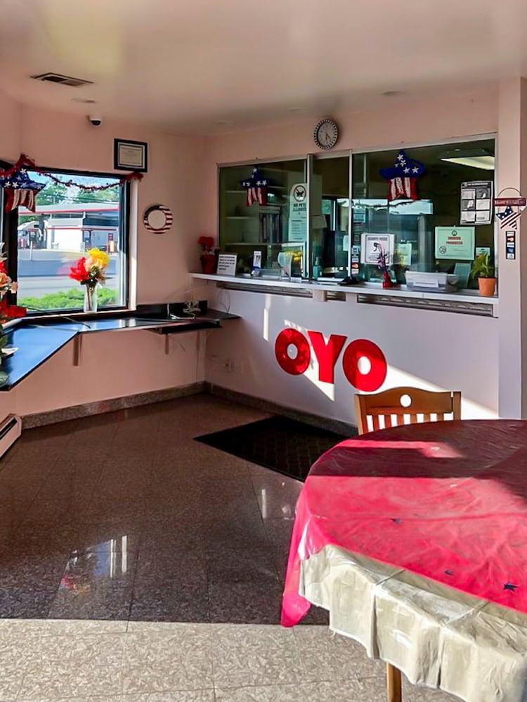 Oyo Hotel Edison Nj Route 1 Exterior photo