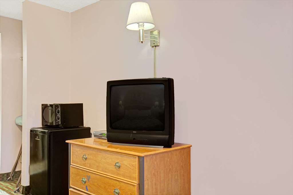 Oyo Hotel Edison Nj Route 1 Room photo