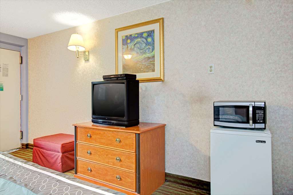 Oyo Hotel Edison Nj Route 1 Room photo