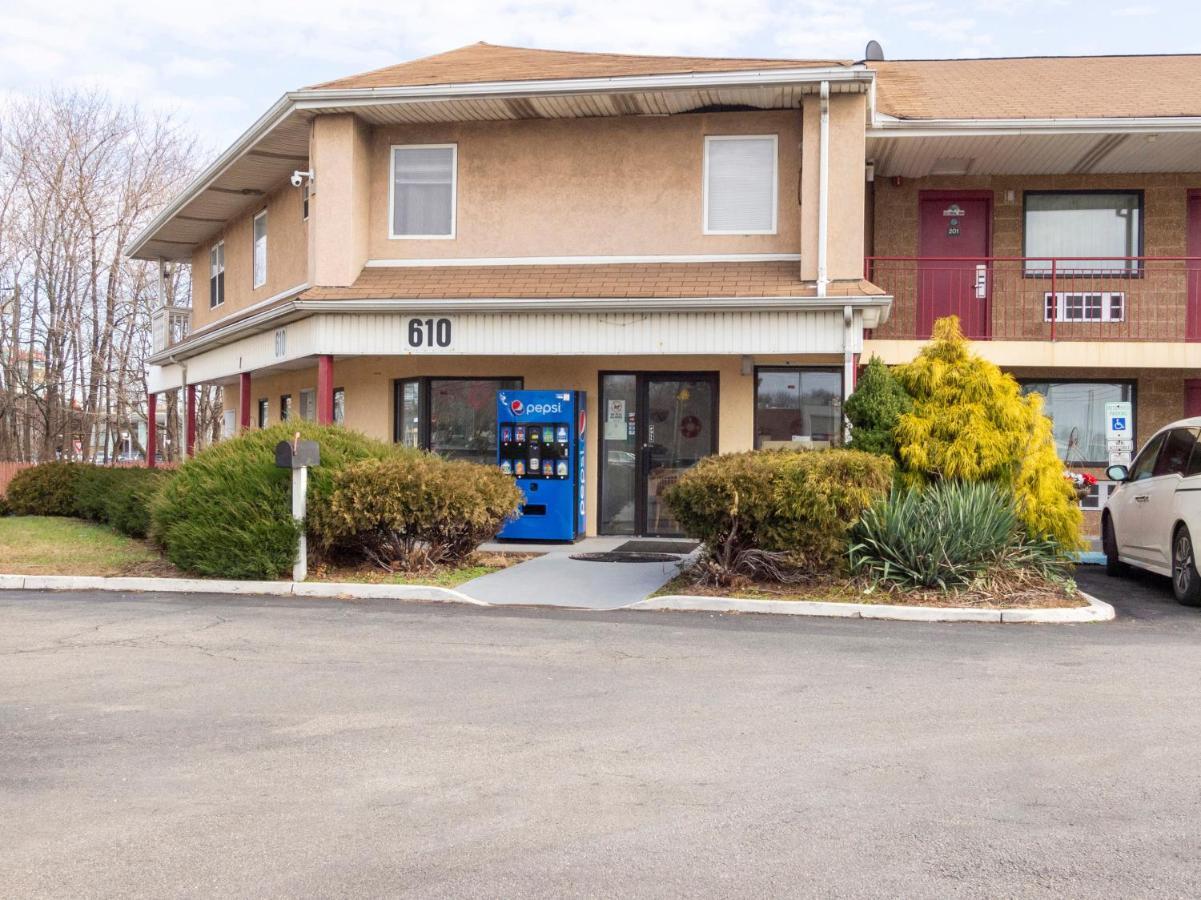 Oyo Hotel Edison Nj Route 1 Exterior photo
